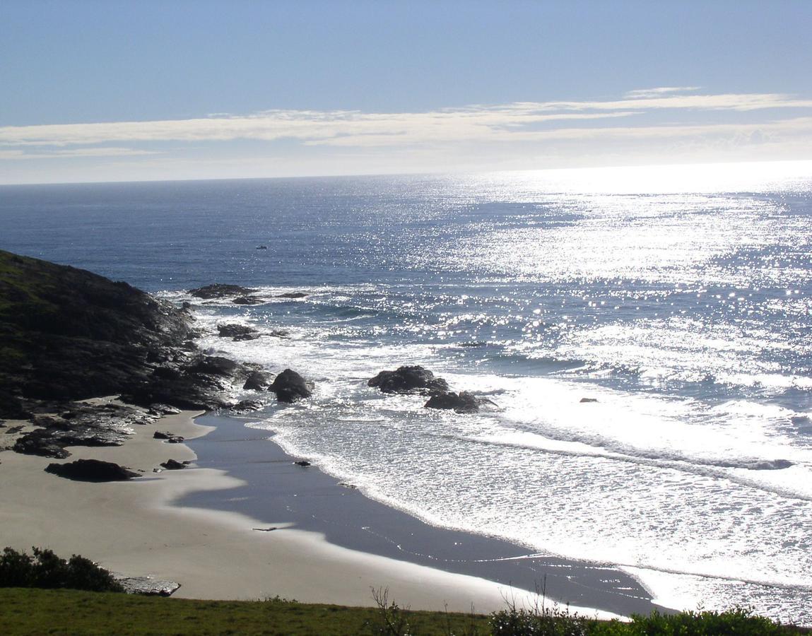 Oceanscape Luxury Beachfront Villas Scotts Head Exterior foto